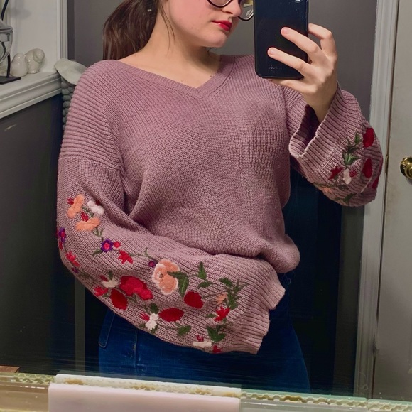 American Eagle Purple Sweater Embroidered Floral Ribbed V-neck M - Picture 2 of 7